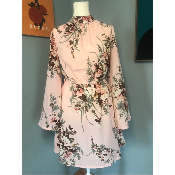 Parisian Works Dresses & Skirts - Pink and floral Parisian flare sleeve mini dress NWT size 2 💗